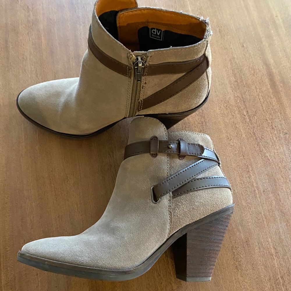 DV Booties Size 8.5